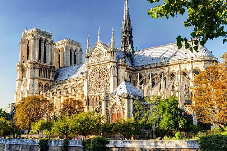 Notre-Dame Katedralinin Sanat Tarihi Açısından Önemi